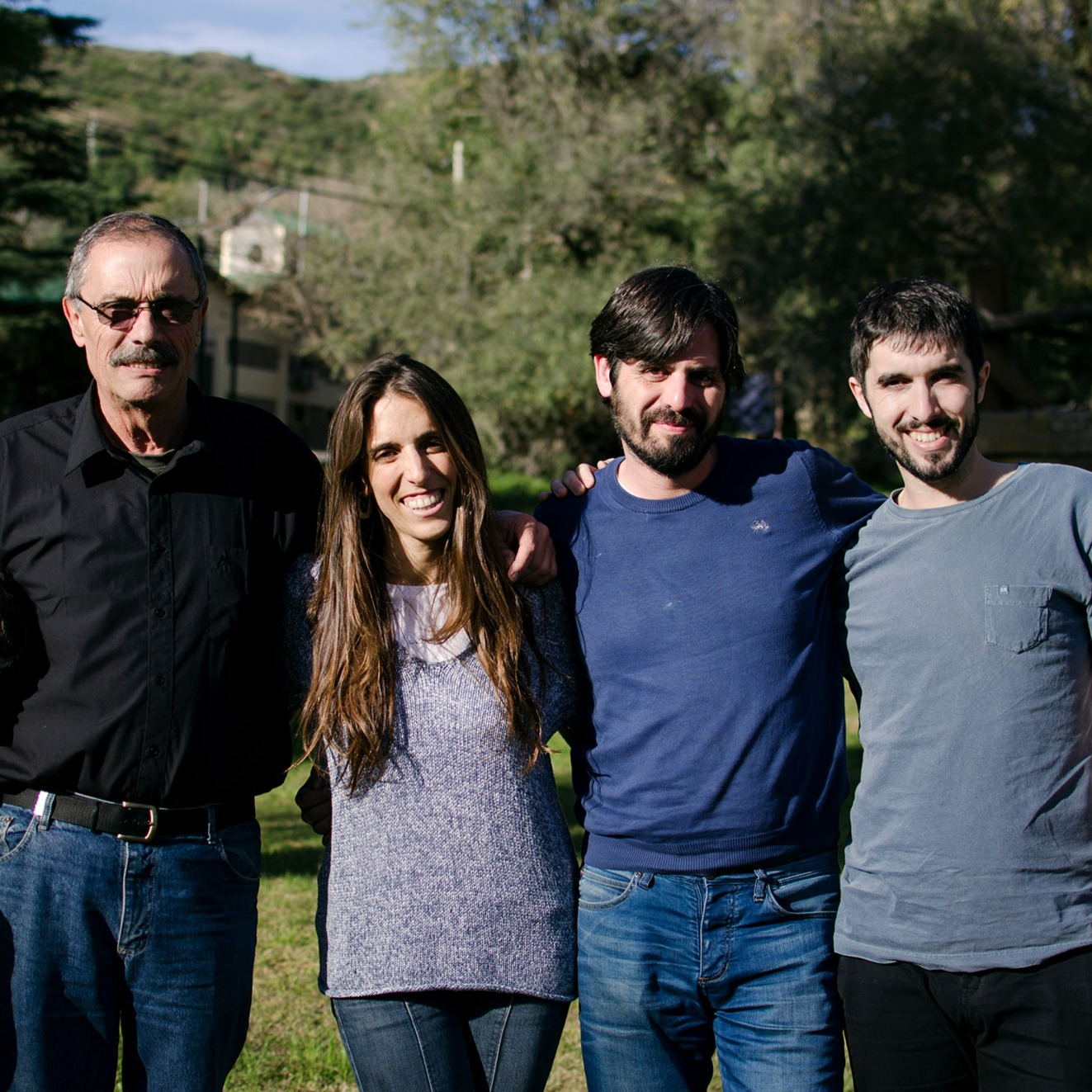 Carlos Solsona y sus hijos: Marcela, Marcos y Martín.