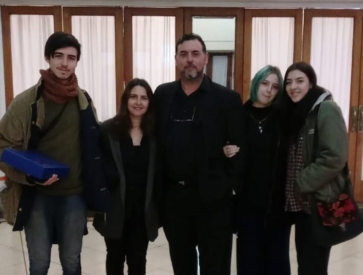 “La generación de mis viejos dejó la vida resistiendo”