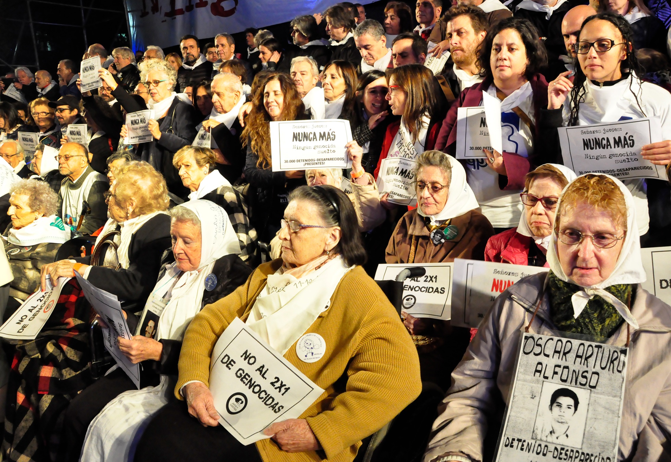 Raquel en el acto en rechazo al 2x1 a los genocidas.